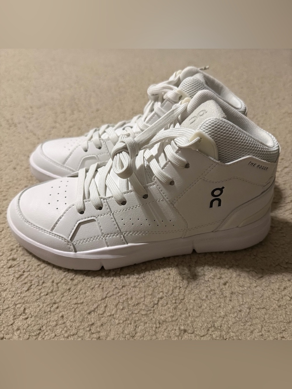 On Cloud Women's 6.5 The Roger Clubhouse Mid Shoes Sneakers Tennis 88.98499 NEW